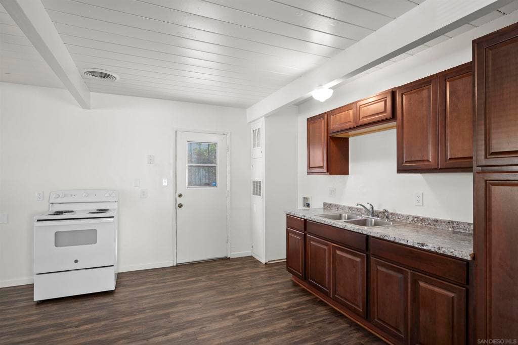 5415 Lenox Dr., San Diego, CA 92114 5415 Lenox Dr., San Diego, CA 92114