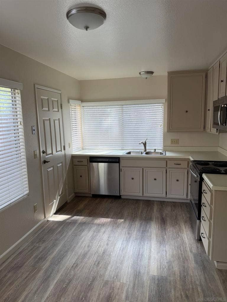 7175 Tuxedo Road, San Diego, CA 92119 7175 Tuxedo Road, San Diego, CA 92119