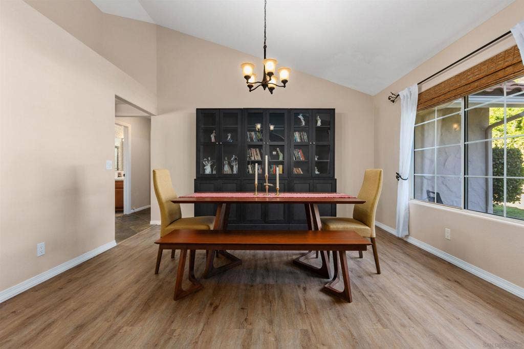 25790 Forest Dr, Escondido, CA 92026