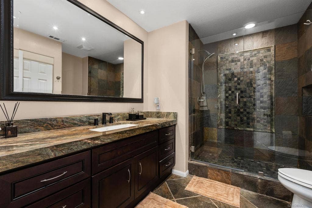 25790 Forest Dr, Escondido, CA 92026
