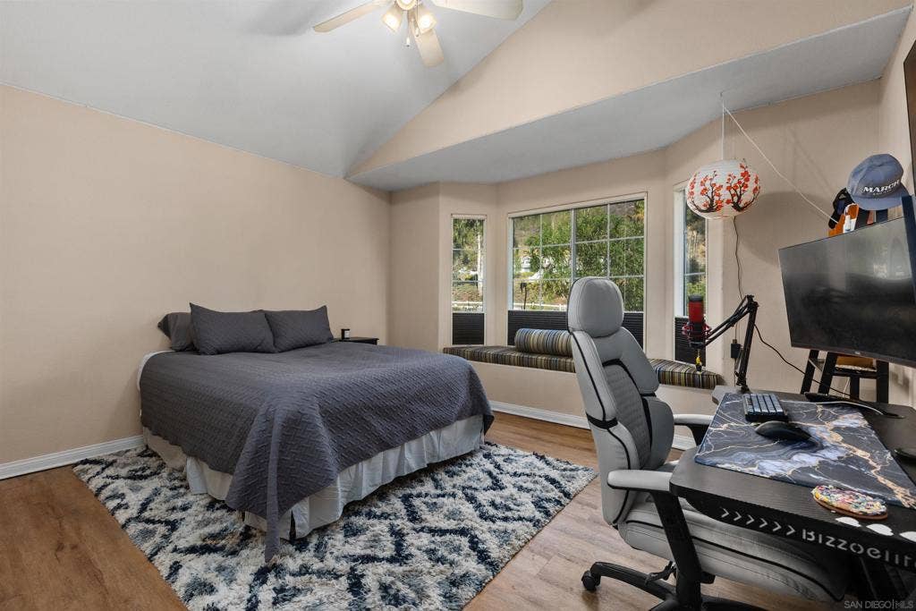 25790 Forest Dr, Escondido, CA 92026