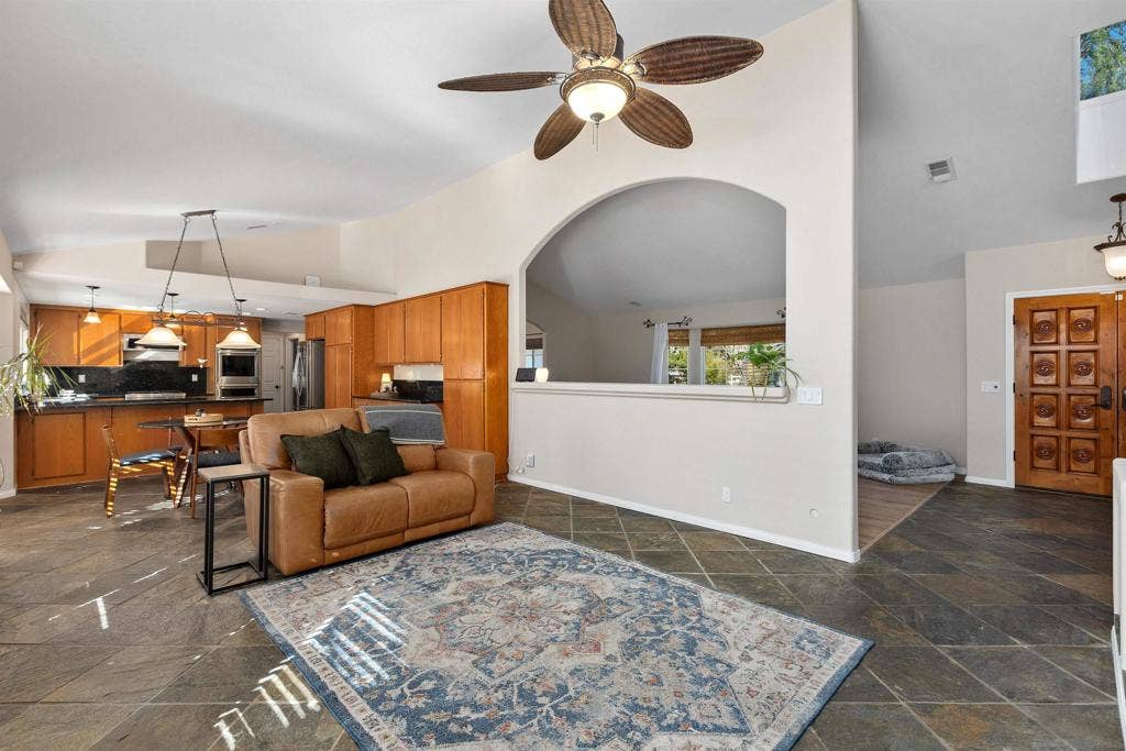 25790 Forest Dr, Escondido, CA 92026