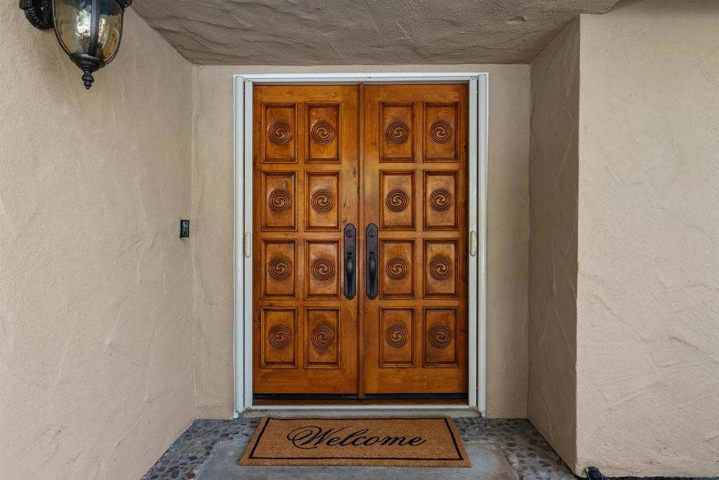 25790 Forest Dr, Escondido, CA 92026