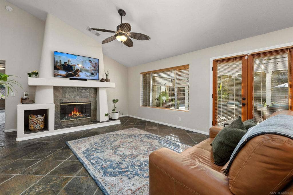 25790 Forest Dr, Escondido, CA 92026