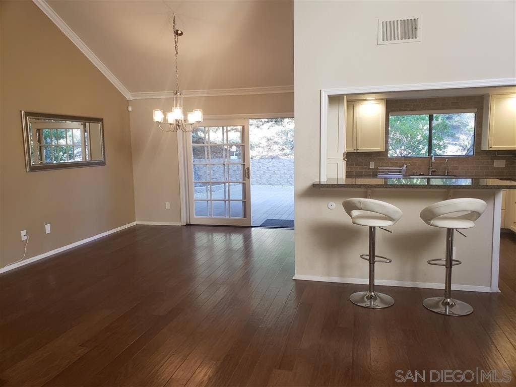 4360 Caminito Pintoresco, San Diego, CA 92108 Double high ceilings that open up to private back patio!