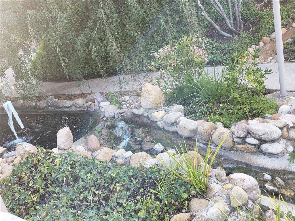 4360 Caminito Pintoresco, San Diego, CA 92108 Complex offers much quaint water paths to be enjoyed year round!