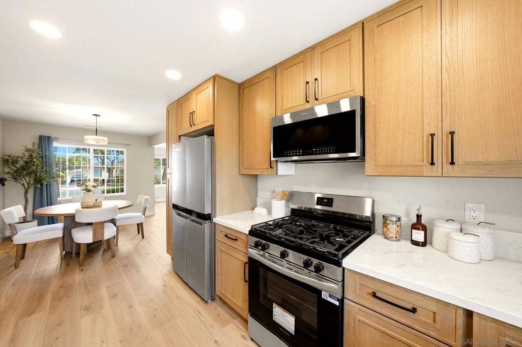 134 F St, Chula Vista, CA 91910 Kitchen