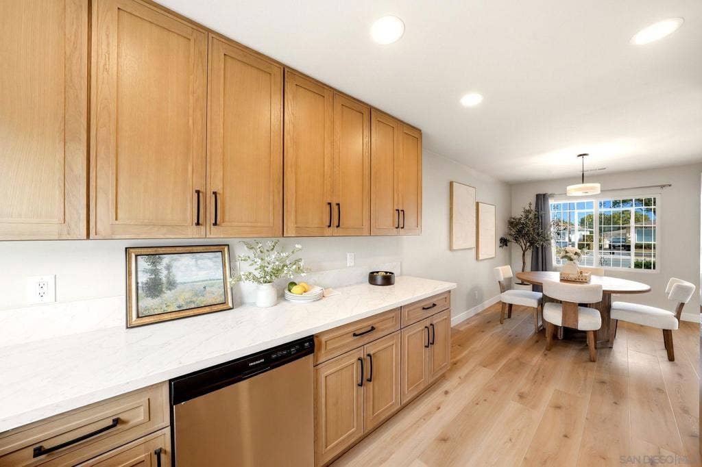 134 F St, Chula Vista, CA 91910 Kitchen