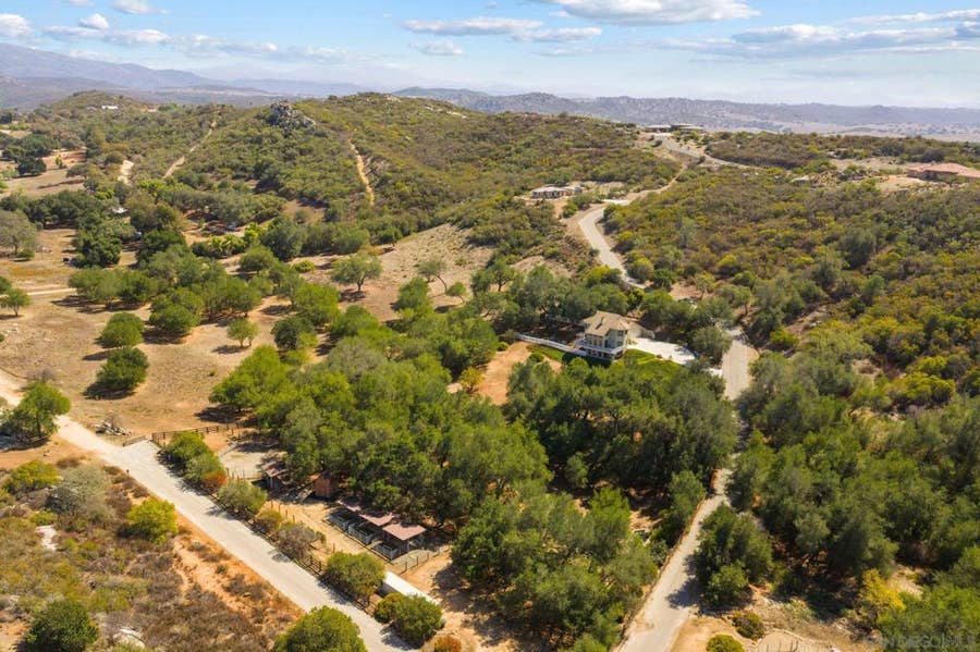 Property photo for 26285 Calle De Encinas, Valley Center, CA