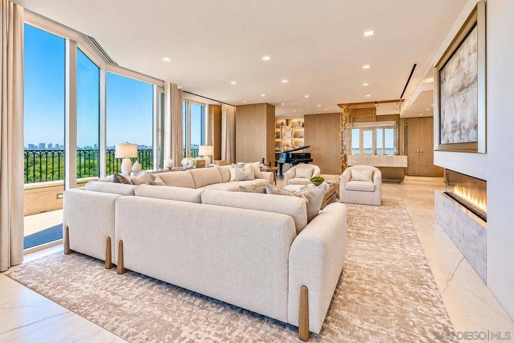 2500 Sixth Ave, #Penthouse 4, San Diego, CA 92103 2500 Sixth Ave, #Penthouse 4, San Diego, CA 92103