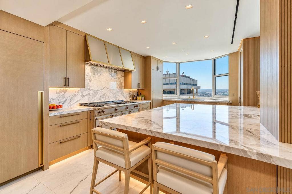 2500 Sixth Ave, #Penthouse 4, San Diego, CA 92103 2500 Sixth Ave, #Penthouse 4, San Diego, CA 92103