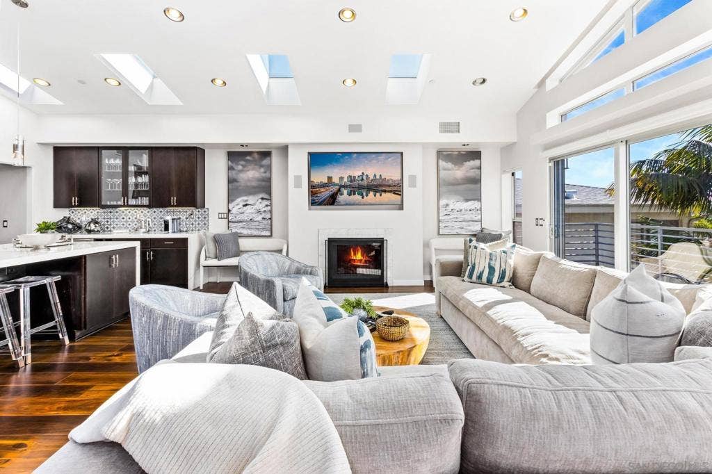 3705 Haines St, San Diego, CA 92109