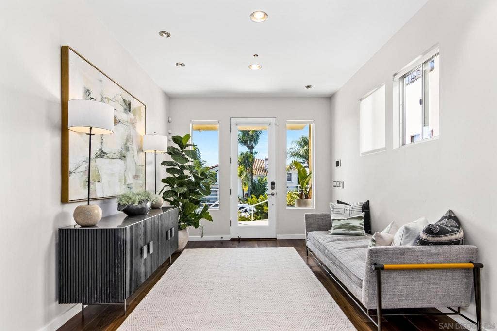 3705 Haines St, San Diego, CA 92109