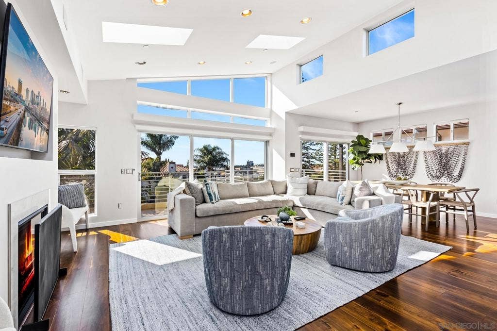 3705 Haines St, San Diego, CA 92109