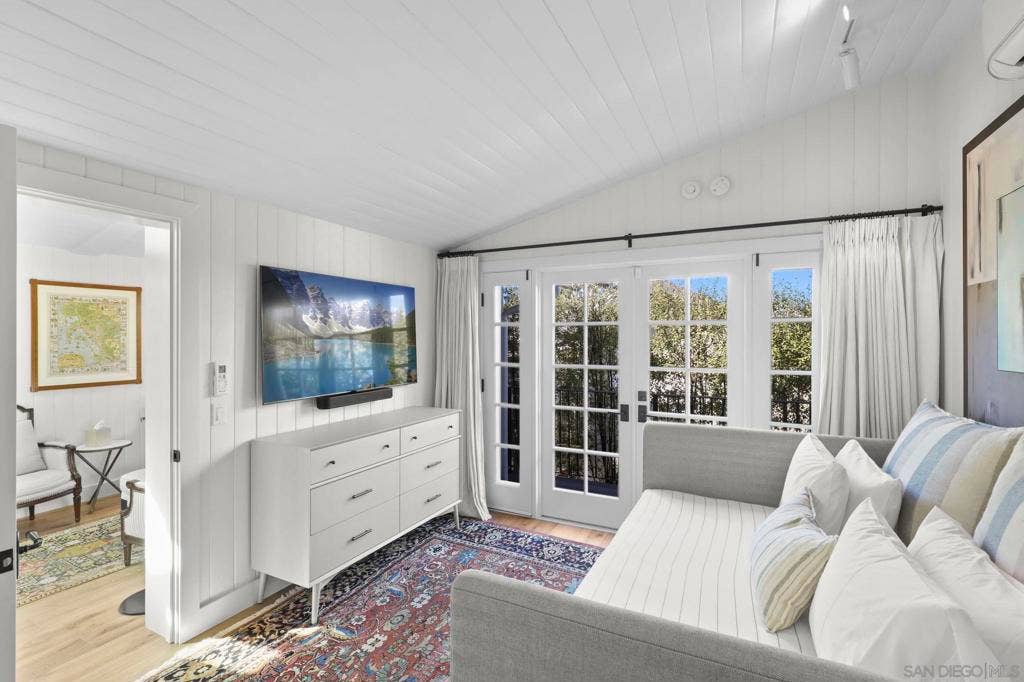 1437 Virginia Way, La Jolla, CA 92037 1437 Virginia Way, La Jolla, CA 92037