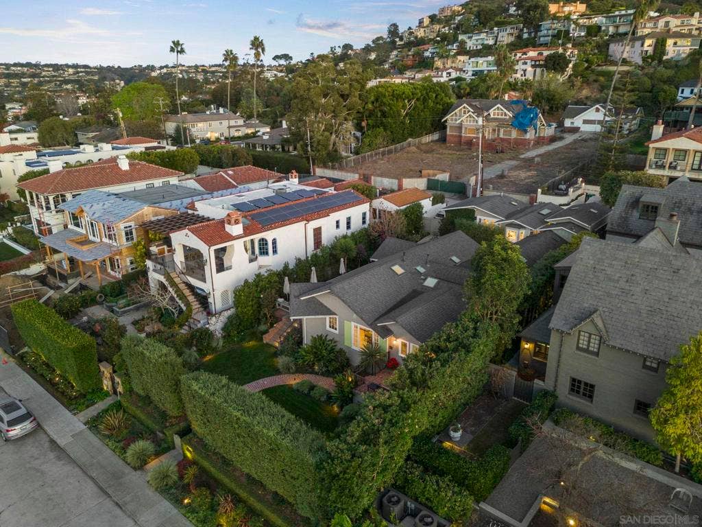 1437 Virginia Way, La Jolla, CA 92037 1437 Virginia Way, La Jolla, CA 92037