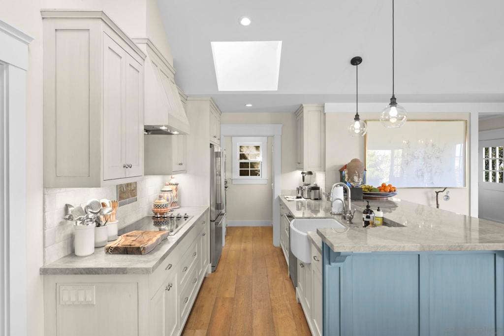 1437 Virginia Way, La Jolla, CA 92037 1437 Virginia Way, La Jolla, CA 92037