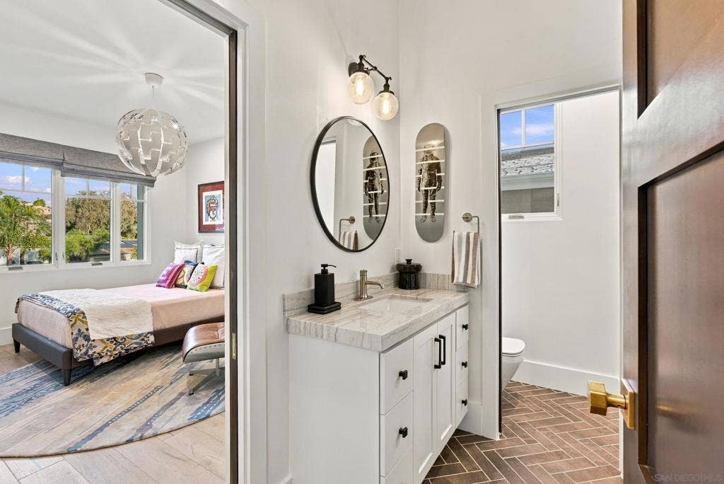 5518 Bellevue Ave, La Jolla, CA 92037 5518 Bellevue Ave, La Jolla, CA 92037