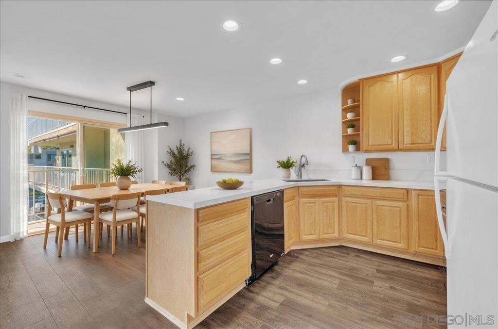 4747 Marina, #22, Carlsbad, CA 92008 4747 Marina, #22, Carlsbad, CA 92008