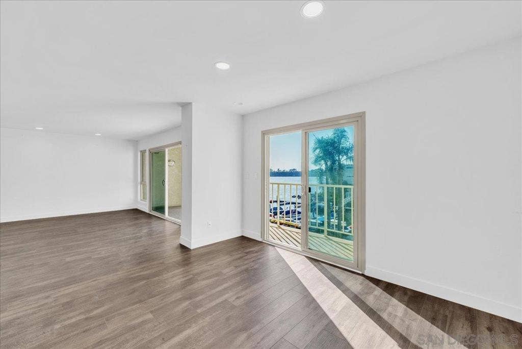 4747 Marina, #22, Carlsbad, CA 92008 4747 Marina, #22, Carlsbad, CA 92008