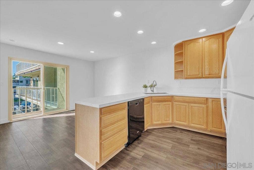 4747 Marina, #22, Carlsbad, CA 92008 4747 Marina, #22, Carlsbad, CA 92008