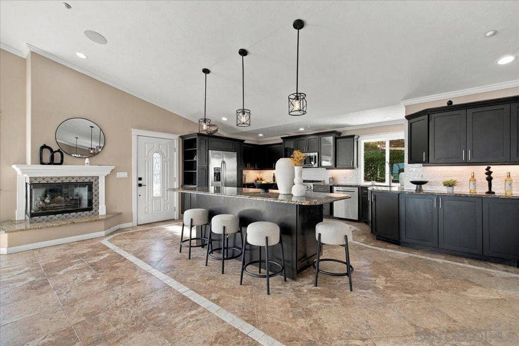 205 Highline Trail, El Cajon, CA 92021 205 Highline Trail, El Cajon, CA 92021