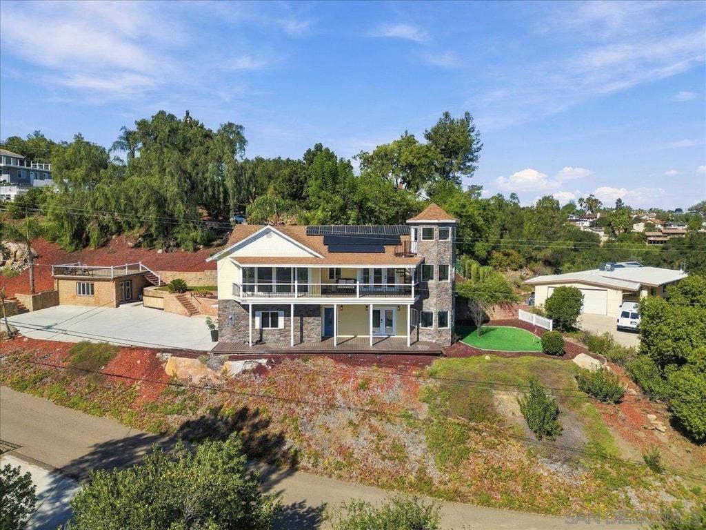 205 Highline Trail, El Cajon, CA 92021 205 Highline Trail, El Cajon, CA 92021