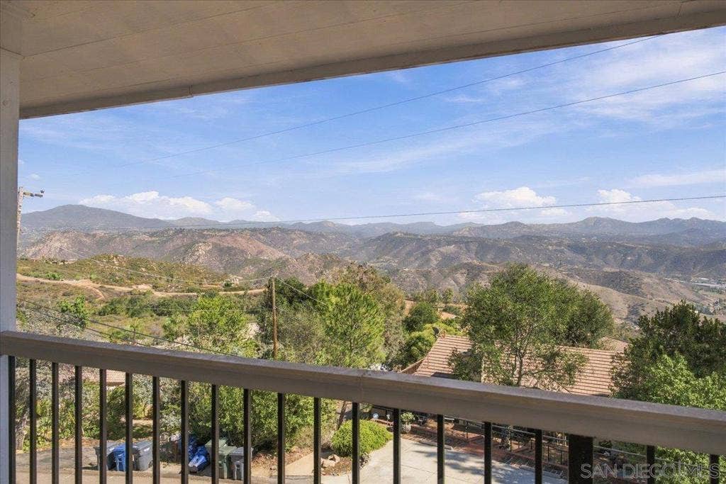 205 Highline Trail, El Cajon, CA 92021 205 Highline Trail, El Cajon, CA 92021