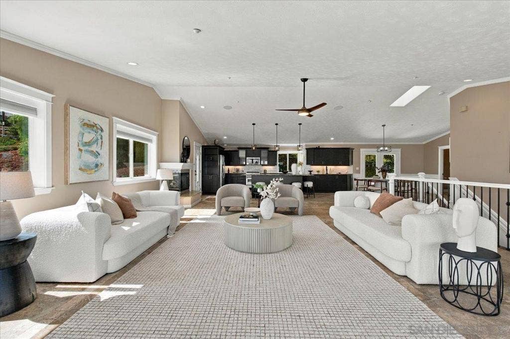 205 Highline Trail, El Cajon, CA 92021 205 Highline Trail, El Cajon, CA 92021