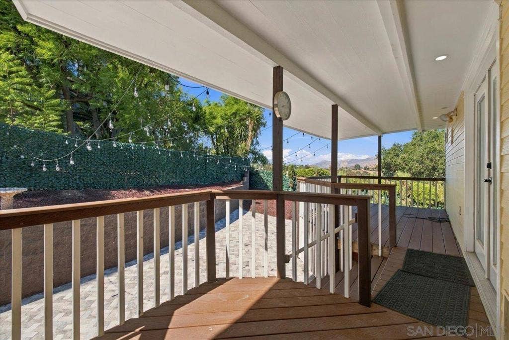 205 Highline Trail, El Cajon, CA 92021 205 Highline Trail, El Cajon, CA 92021