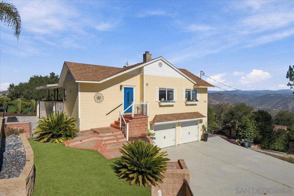 205 Highline Trail, El Cajon, CA 92021 205 Highline Trail, El Cajon, CA 92021