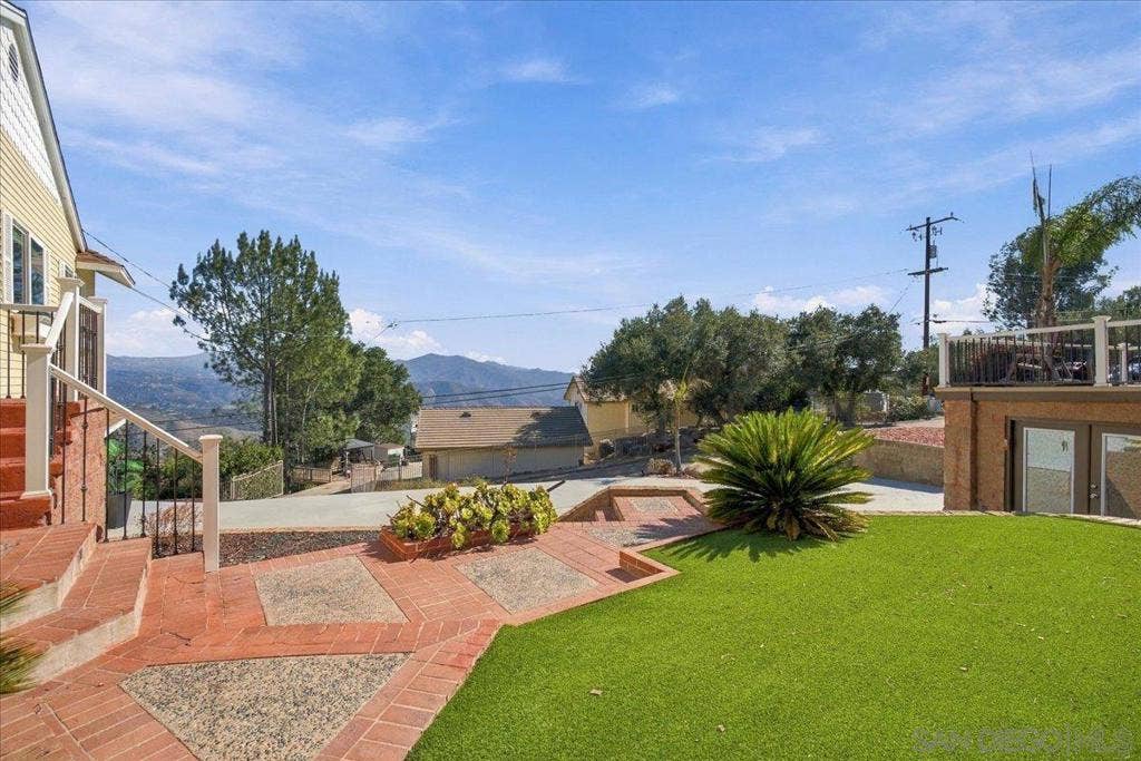 205 Highline Trail, El Cajon, CA 92021 205 Highline Trail, El Cajon, CA 92021