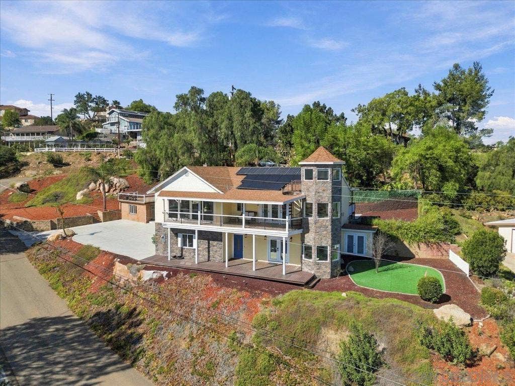 205 Highline Trail, El Cajon, CA 92021 205 Highline Trail, El Cajon, CA 92021