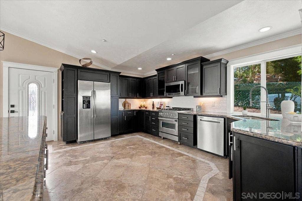 205 Highline Trail, El Cajon, CA 92021 205 Highline Trail, El Cajon, CA 92021