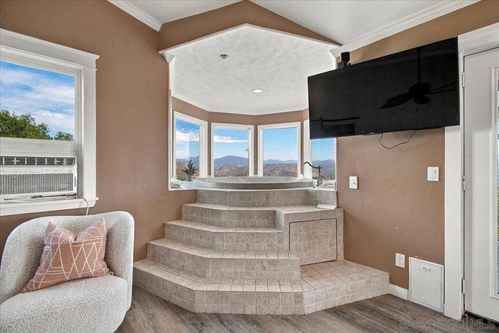 205 Highline Trail, El Cajon, CA 92021 205 Highline Trail, El Cajon, CA 92021