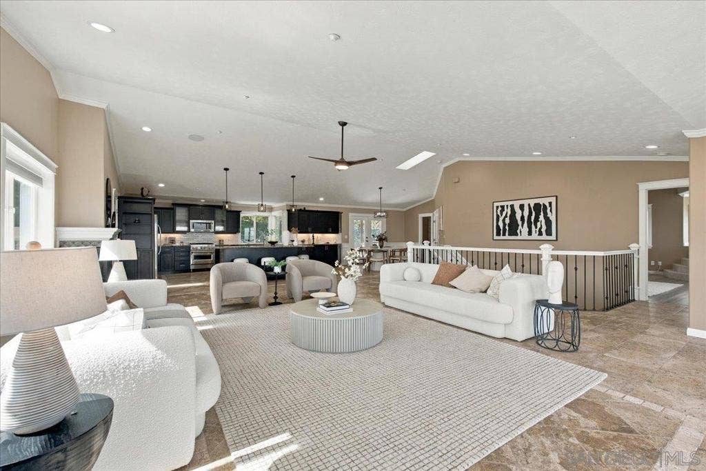 205 Highline Trail, El Cajon, CA 92021 205 Highline Trail, El Cajon, CA 92021