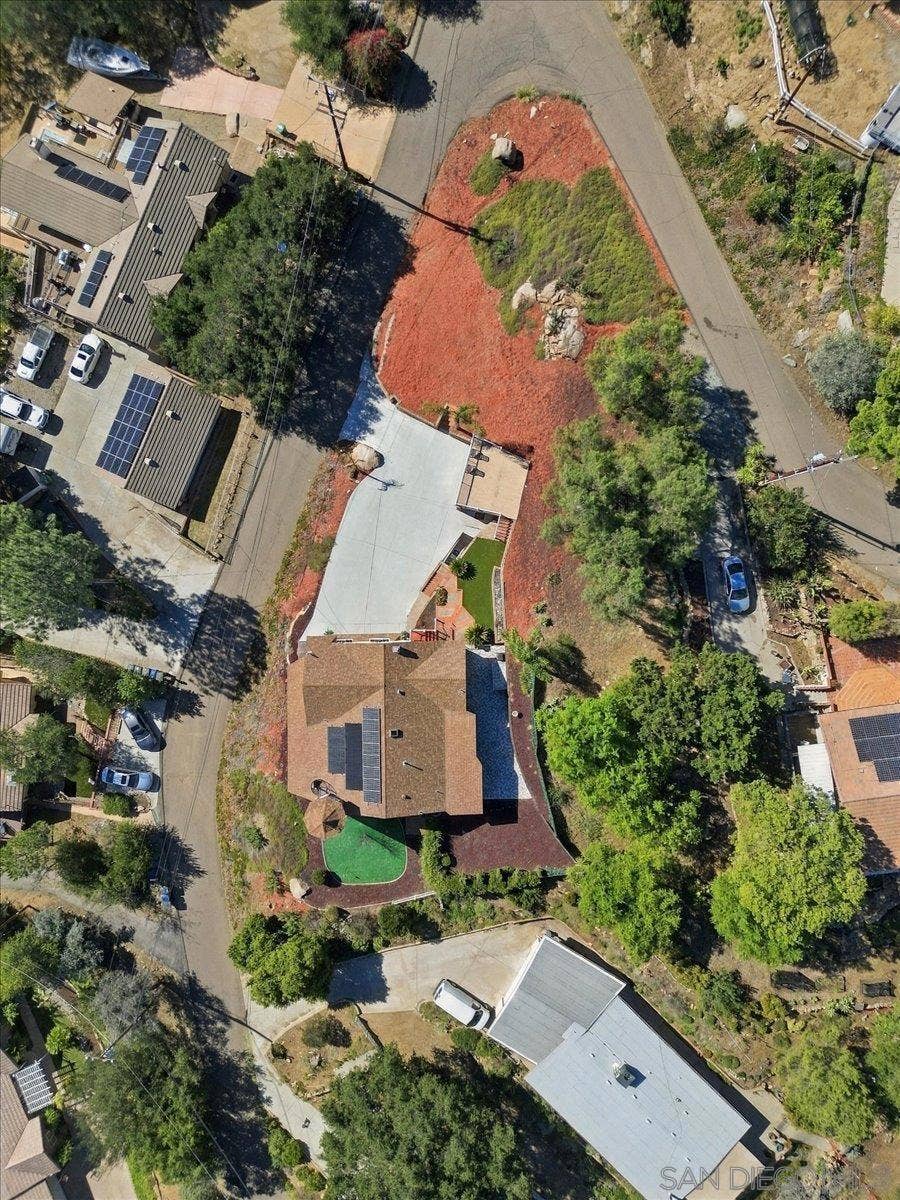 205 Highline Trail, El Cajon, CA 92021 205 Highline Trail, El Cajon, CA 92021