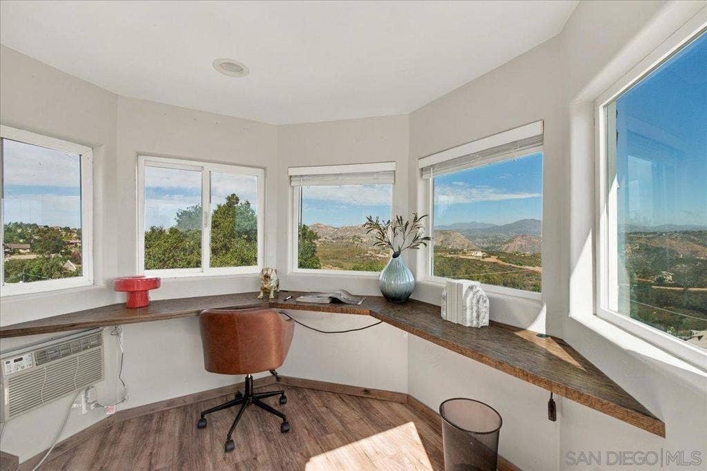 205 Highline Trail, El Cajon, CA 92021 205 Highline Trail, El Cajon, CA 92021