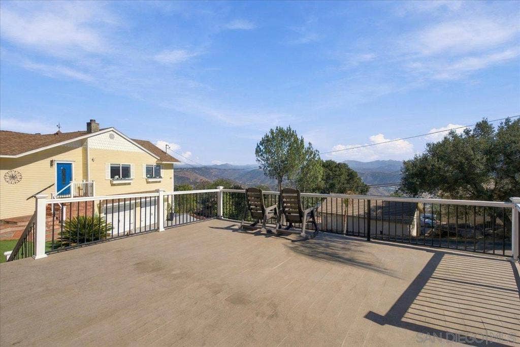 205 Highline Trail, El Cajon, CA 92021 205 Highline Trail, El Cajon, CA 92021
