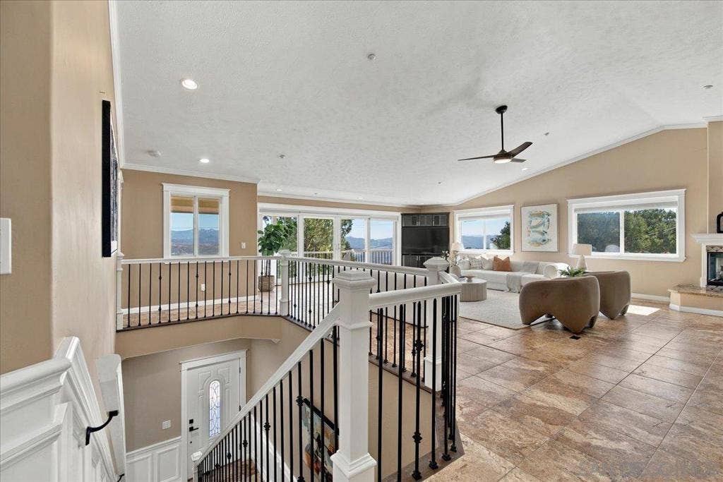 205 Highline Trail, El Cajon, CA 92021 205 Highline Trail, El Cajon, CA 92021