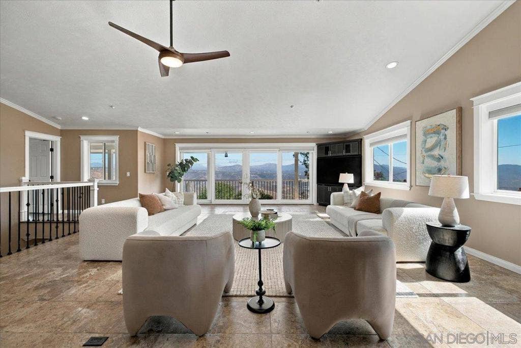 205 Highline Trail, El Cajon, CA 92021 205 Highline Trail, El Cajon, CA 92021