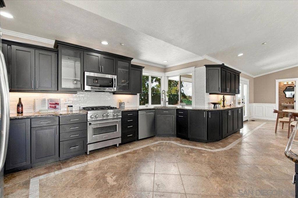 205 Highline Trail, El Cajon, CA 92021 205 Highline Trail, El Cajon, CA 92021