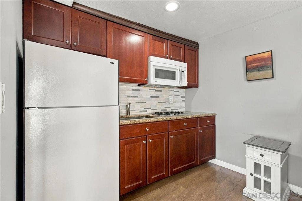 205 Highline Trail, El Cajon, CA 92021 205 Highline Trail, El Cajon, CA 92021