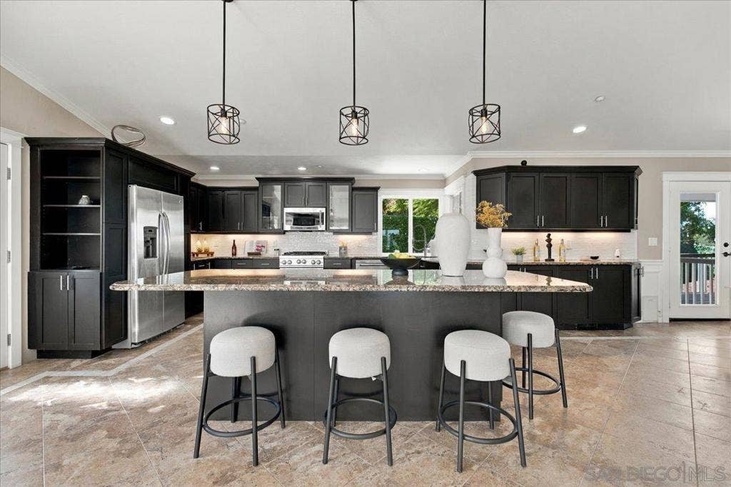 205 Highline Trail, El Cajon, CA 92021 205 Highline Trail, El Cajon, CA 92021
