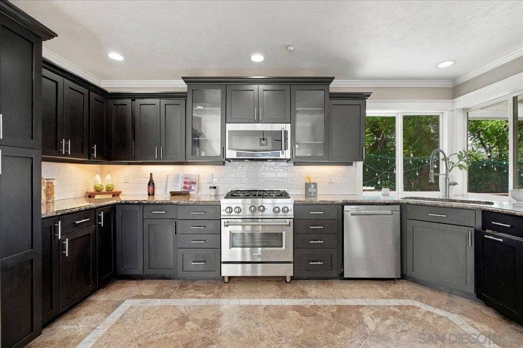 205 Highline Trail, El Cajon, CA 92021 205 Highline Trail, El Cajon, CA 92021
