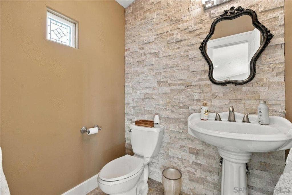 205 Highline Trail, El Cajon, CA 92021 205 Highline Trail, El Cajon, CA 92021