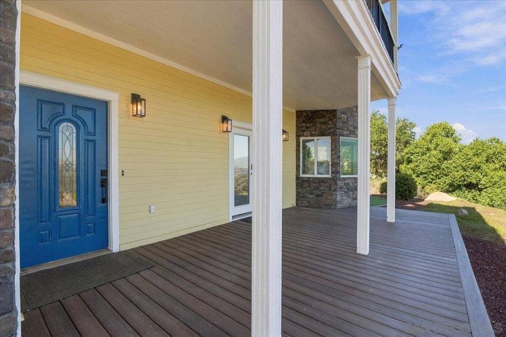 205 Highline Trail, El Cajon, CA 92021 205 Highline Trail, El Cajon, CA 92021