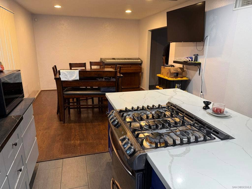 3347 So Granada, Spring Valley, CA 91977 3347 So Granada, Spring Valley, CA 91977