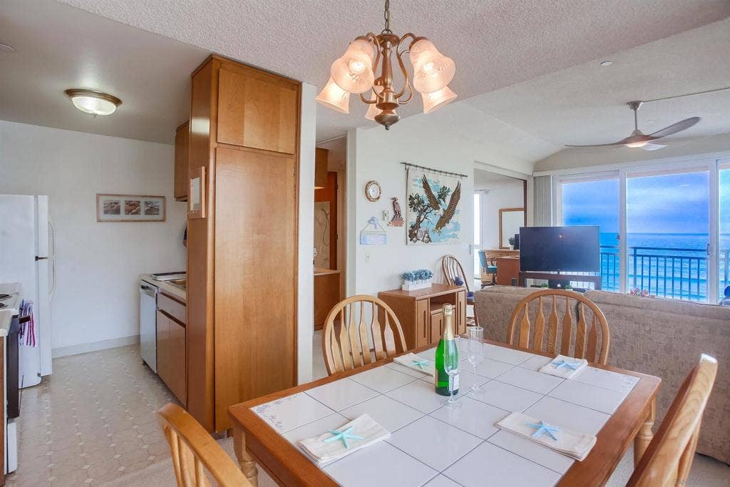 4627 Ocean Blvd, #402, San Diego, CA 92109 4627 Ocean Blvd, #402, San Diego, CA 92109