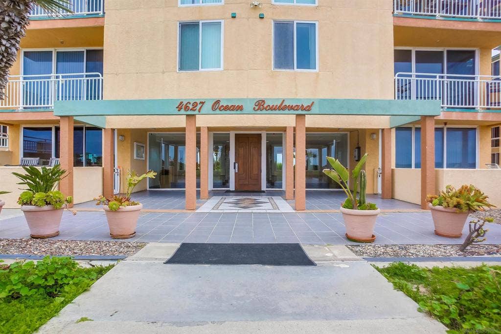 4627 Ocean Blvd, #402, San Diego, CA 92109 4627 Ocean Blvd, #402, San Diego, CA 92109
